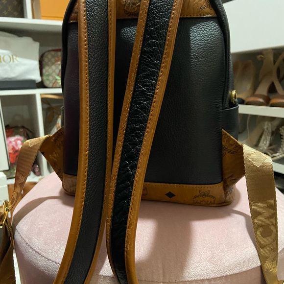 Authentic MCM small backpack - Picture 3 of 8